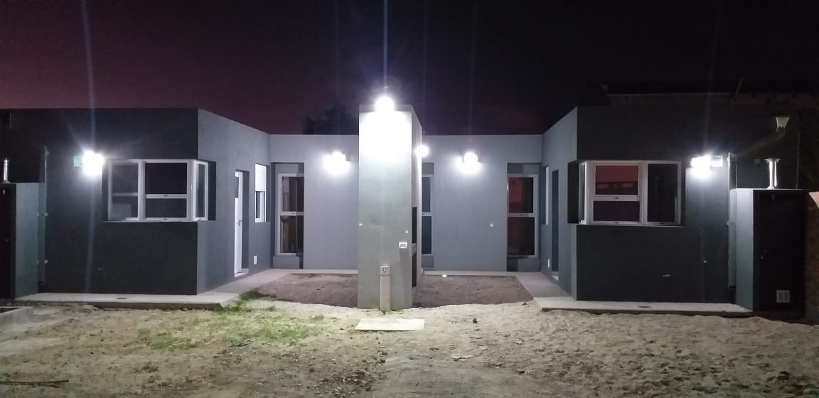 Parador Sur iluminado de noche